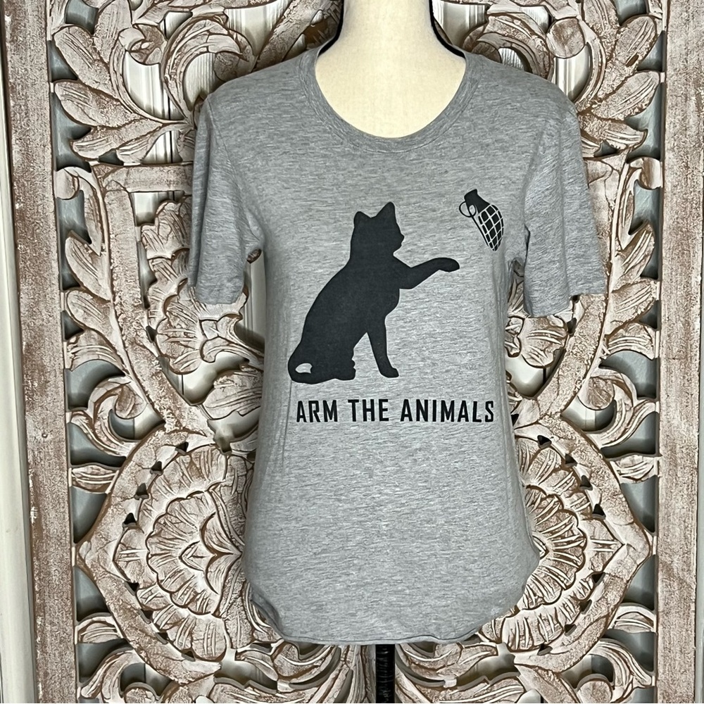 Arm The Animals Grey Funny Graphic Tee Sz S